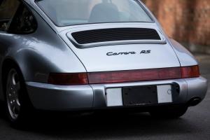 Porsche 911 Carrera RS 3.6 Touring 1992 года  (WW)